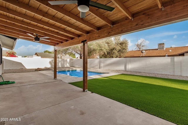 2905 W Campo Bello Dr, Phoenix, AZ 85053 - view of patio / terrace featuring a ceiling fan and a fenced backyard
