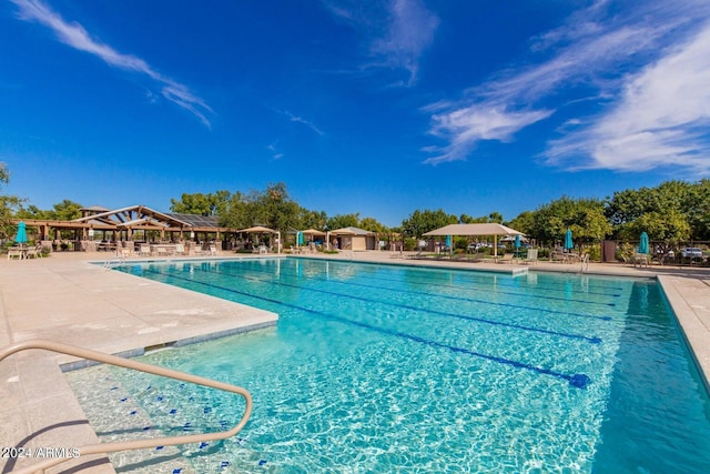 view of swimming pool