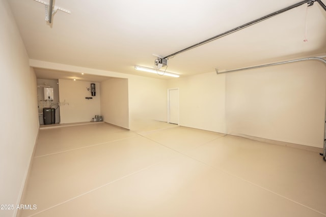35317 N 31st Dr, Phoenix, AZ 85086 - garage featuring a garage door opener