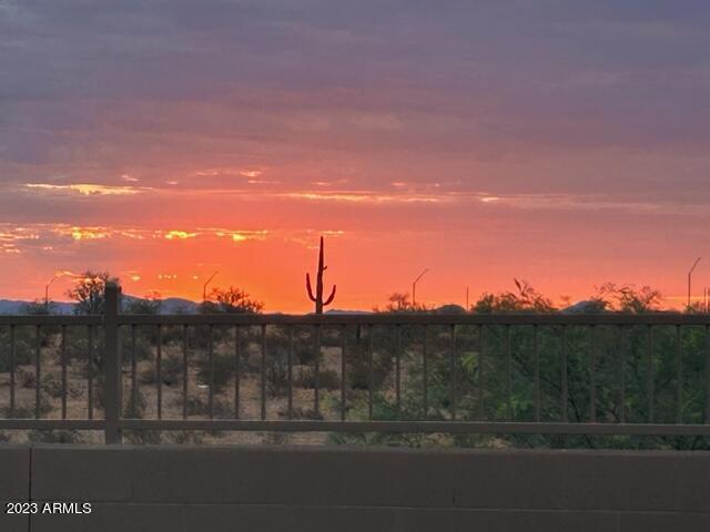 2525 N Riverside Dr, Florence, AZ 85132 - view of yard at dusk