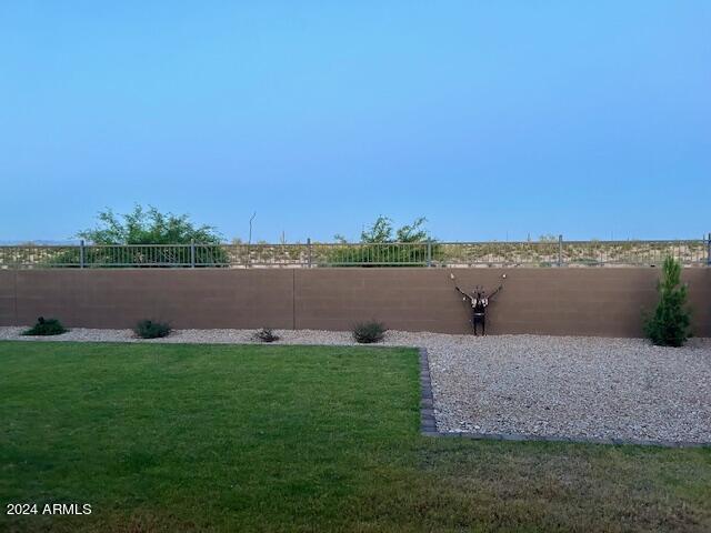2525 N Riverside Dr, Florence, AZ 85132 - view of yard