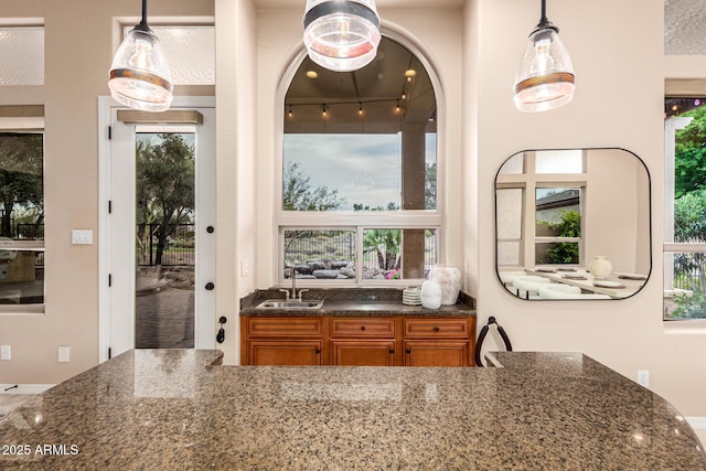 28247 N 128th Dr, Peoria, AZ 85383 - bar featuring pendant lighting and a sink