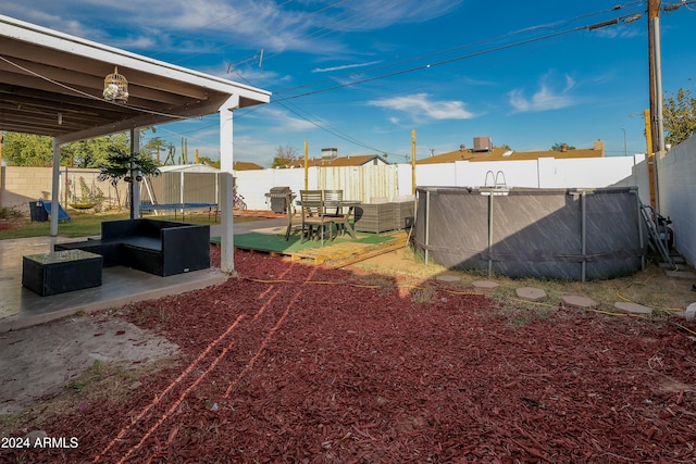 view of yard featuring a patio