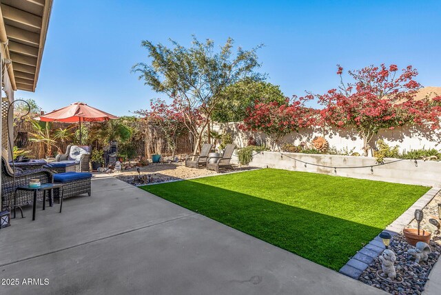 19930 N 98th Ave, Peoria, AZ 85382 - view of yard with a patio area