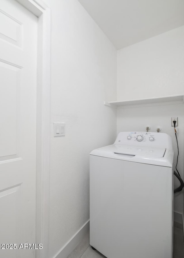10613 S 41st Pl, Phoenix, AZ 85044 - laundry room featuring washer / dryer and baseboards