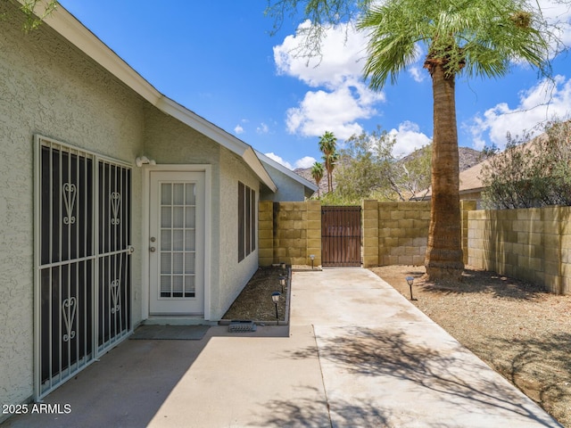 10613 S 41st Pl, Phoenix, AZ 85044 - view of patio / terrace with a gate