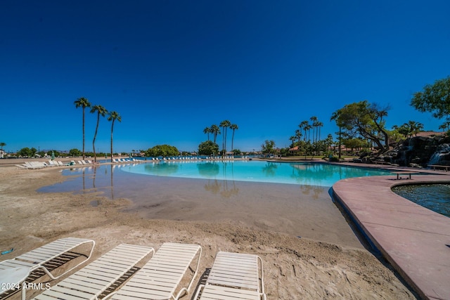 view of swimming pool