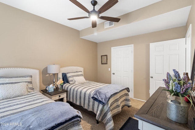 9550 E Thunderbird Rd Unit 152, Scottsdale, AZ 85260 - carpeted bedroom featuring ceiling fan