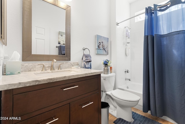9550 E Thunderbird Rd Unit 152, Scottsdale, AZ 85260 - bathroom featuring vanity, shower / tub combo, and wood finished floors