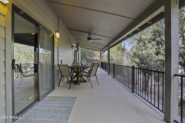 balcony featuring ceiling fan