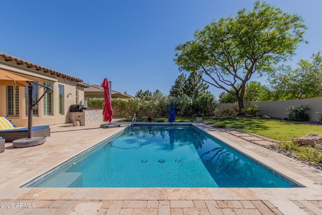 5226 S Fairchild Ln, Chandler, AZ 85249 - view of pool with a patio area, a fenced backyard, and an outdoor kitchen