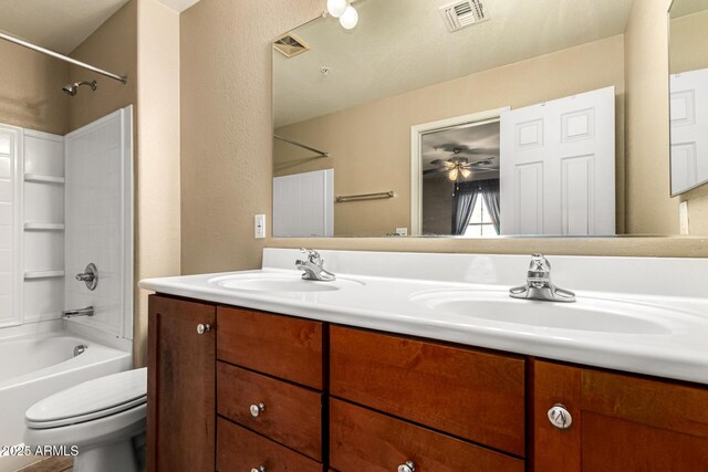1250 S Rialto Unit 78, Mesa, AZ 85209 - full bath featuring double vanity, tub / shower combination, and ceiling fan