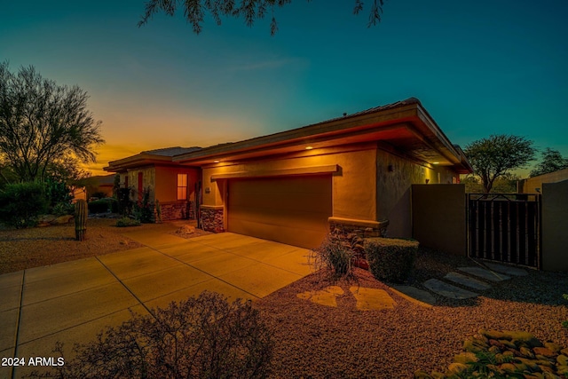 view of front facade featuring a garage