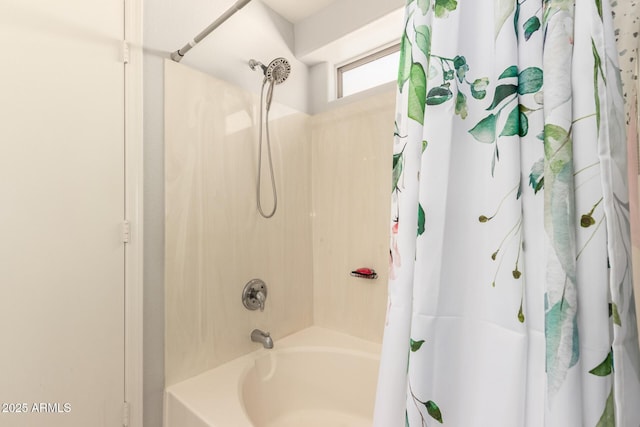 bathroom featuring shower / tub combo