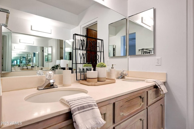 1106 N Villa Nueva Dr, Litchfield Park, AZ 85340 - full bath with double vanity