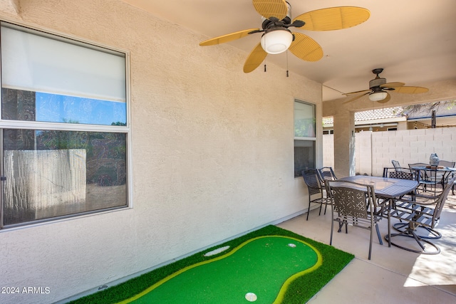 view of terrace with ceiling fan