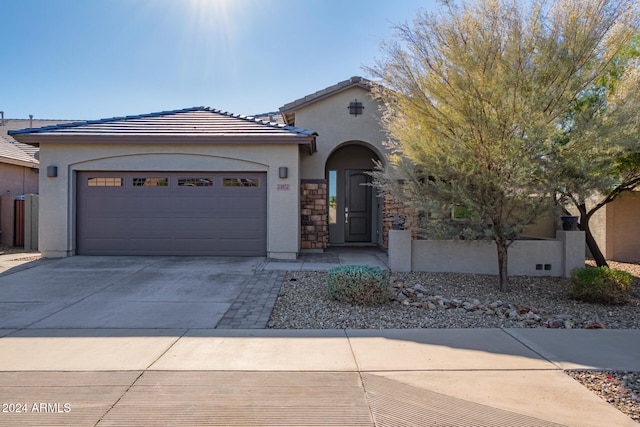 view of front facade featuring a garage