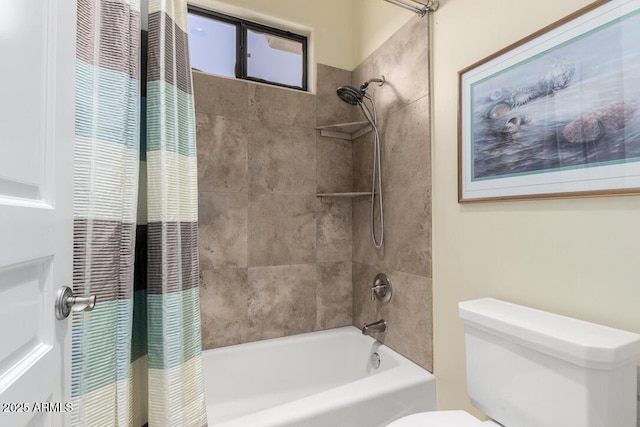 16540 E El Lago Blvd Unit 2, Fountain Hills, AZ 85268 - bathroom featuring shower / tub combo with curtain and toilet
