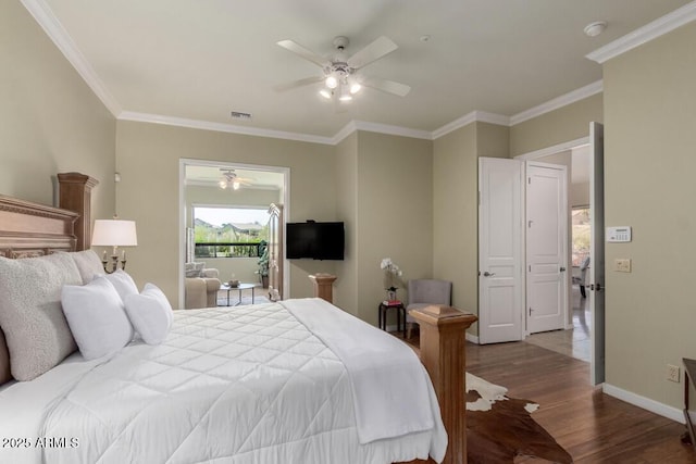 16540 E El Lago Blvd Unit 2, Fountain Hills, AZ 85268 - bedroom with wood finished floors, ornamental molding, baseboards, and ceiling fan
