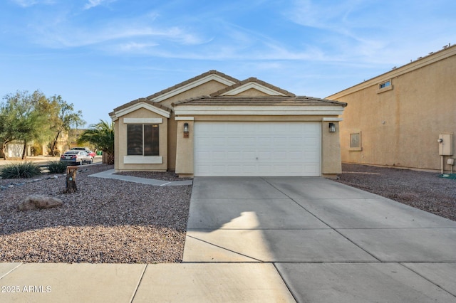 view of front facade featuring a garage