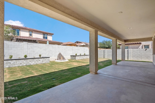 22341 N 100th Ln, Peoria, AZ 85383 - view of yard with a patio area