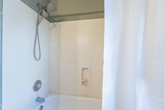 8510 W Joan De Arc Ave, Peoria, AZ 85381 - full bath featuring shower / bath combo