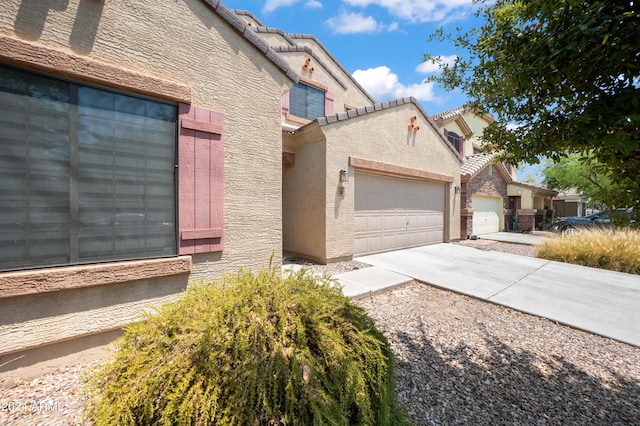 view of front facade with a garage