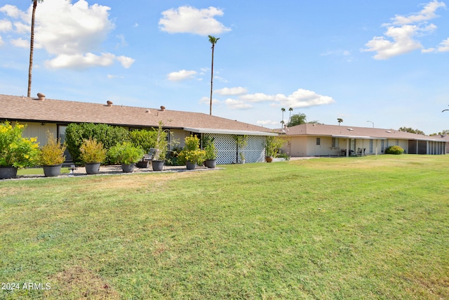 exterior space featuring a yard