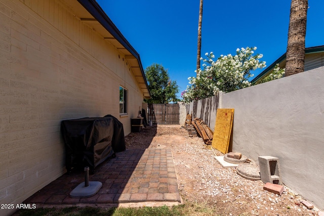 1535 E Kenwood St, Mesa, AZ 85203 - view of side of property featuring fence