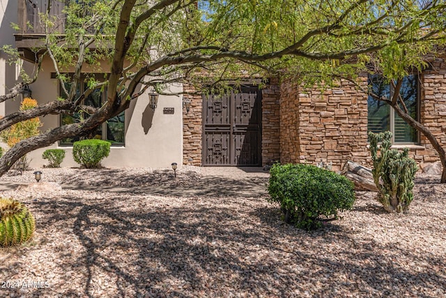 view of property entrance