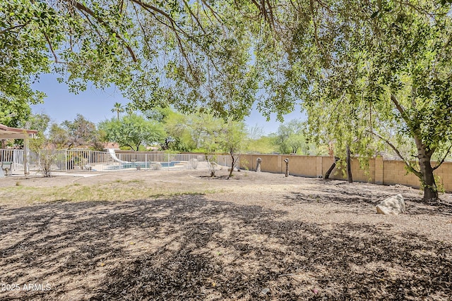 4627 E Mcneil St, Phoenix, AZ 85044 - view of yard with fence