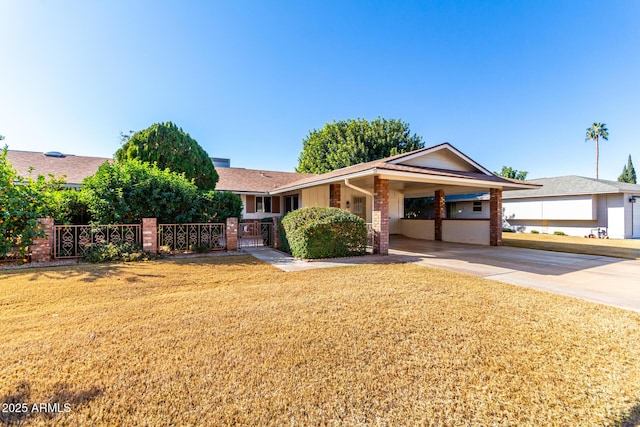 ranch-style home featuring a front lawn and a carport