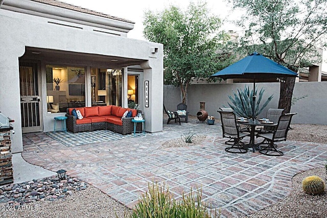 view of patio with outdoor lounge area