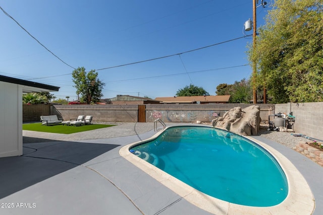 2240 W Cheery Lynn Rd, Phoenix, AZ 85015 - view of pool featuring a fenced backyard and a patio