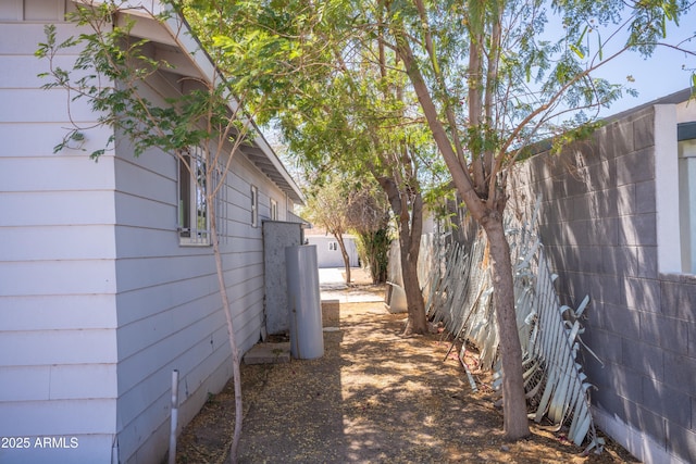 1410 S 24th Ave, Phoenix, AZ 85009 - view of side of home