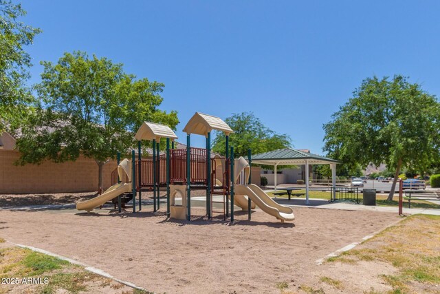2191 W Goldmine Mountain Dr, Queen Creek, AZ 85144 - community play area featuring fence