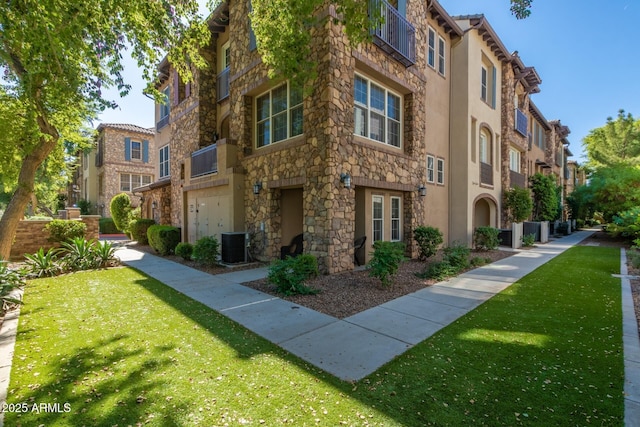 2470 E Roma Ave, Phoenix, AZ 85016 - view of building exterior with a residential view