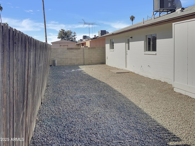 view of yard featuring cooling unit