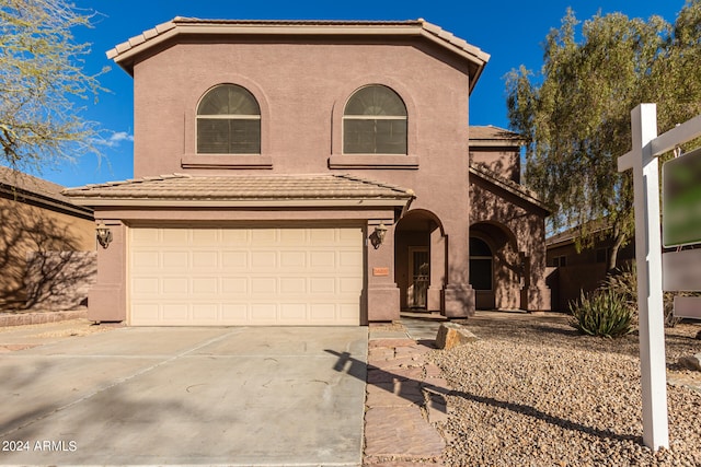 view of front facade featuring a garage