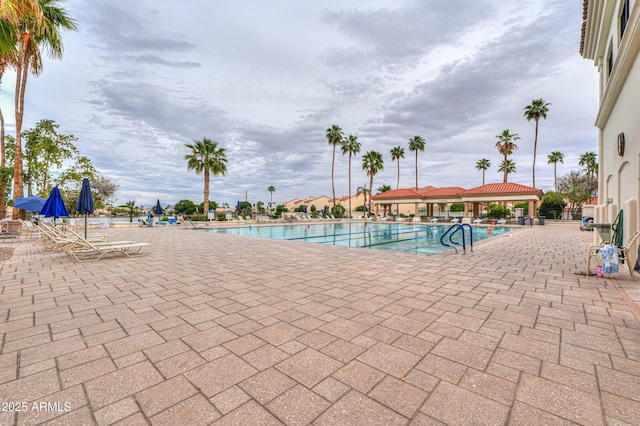 2218 E Anchor Dr, Gilbert, AZ 85234 - community pool with a patio area