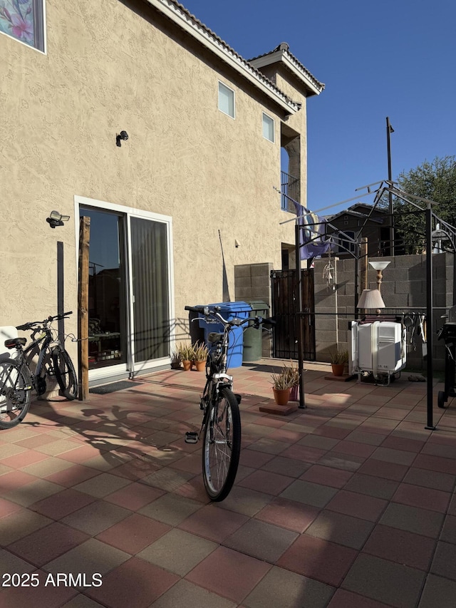 1448 E Mobile Ln, Phoenix, AZ 85040 - view of patio featuring fence