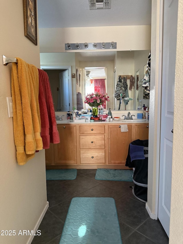1448 E Mobile Ln, Phoenix, AZ 85040 - full bath with double vanity and tile patterned flooring