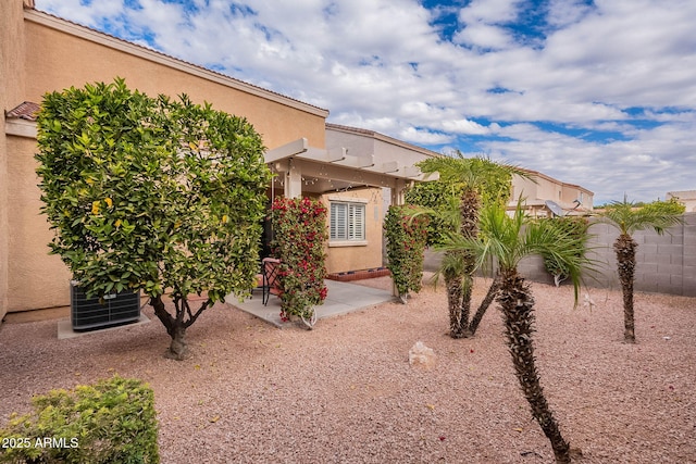 view of yard with a patio area