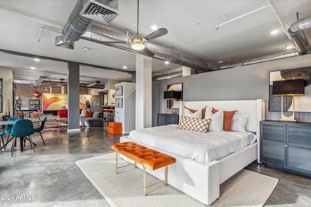 bedroom with ceiling fan