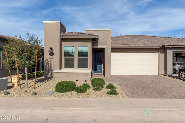 view of front facade featuring a garage