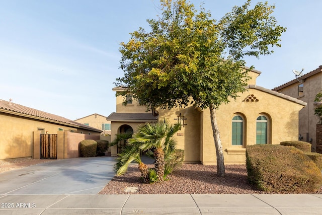 view of mediterranean / spanish-style home