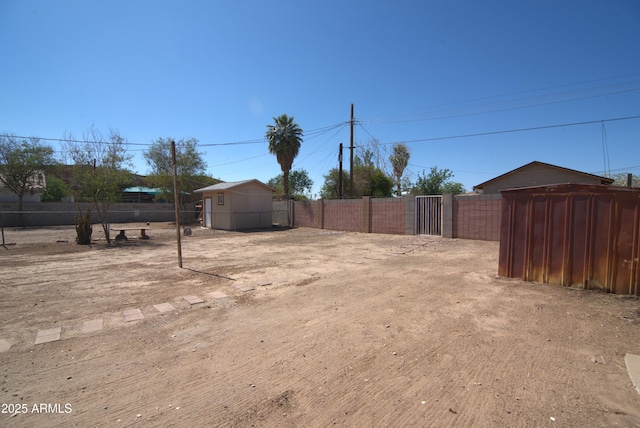 3640 W Garfield St, Phoenix, AZ 85009 - view of yard with an outbuilding