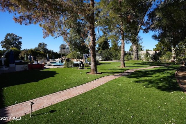 7214 E Royal Palm Rd, Scottsdale, AZ 85258 - view of community featuring a lawn