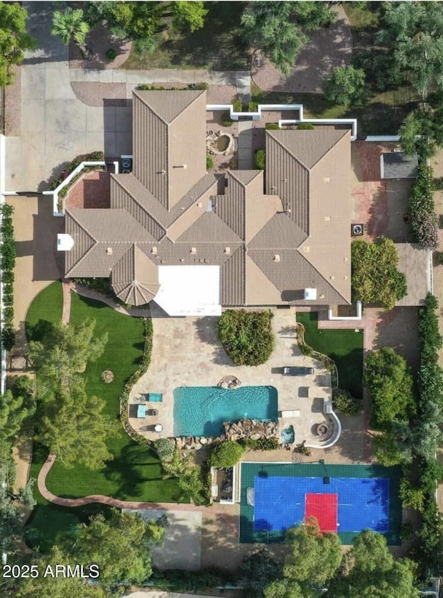 7214 E Royal Palm Rd, Scottsdale, AZ 85258 - aerial view of a pool area