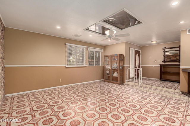 empty room with ceiling fan